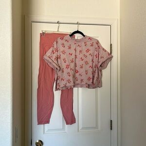 Athletic Outfit M pants XL shirt